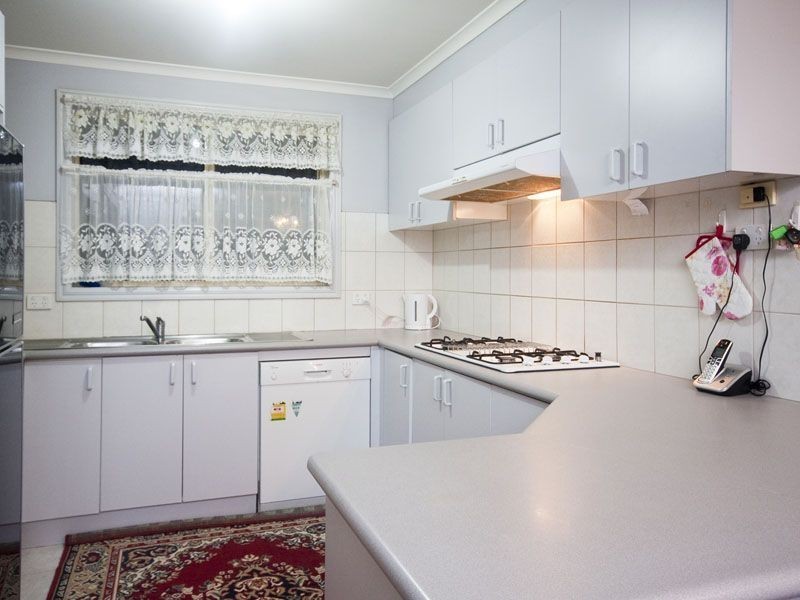 6 Tomasetti Crescent, Narre Warren VIC 3805