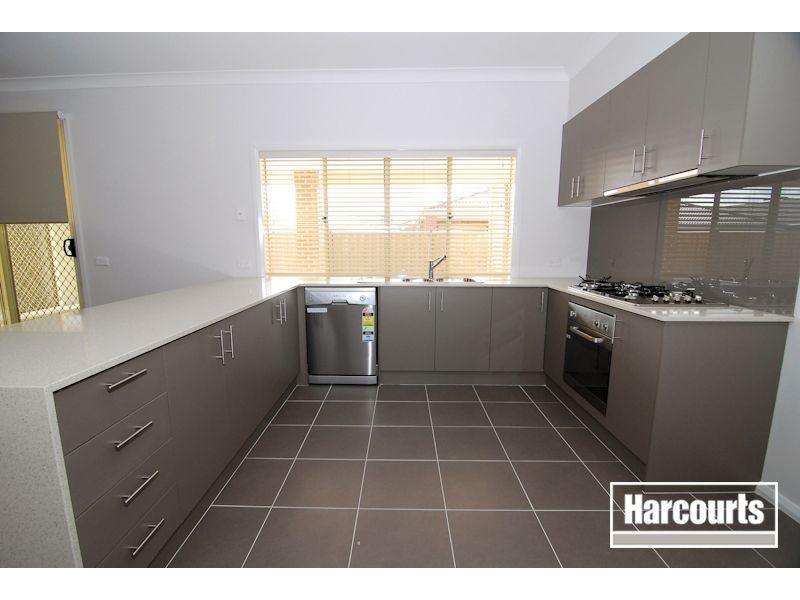 3 Gabitt Street, Cranbourne East VIC 3977