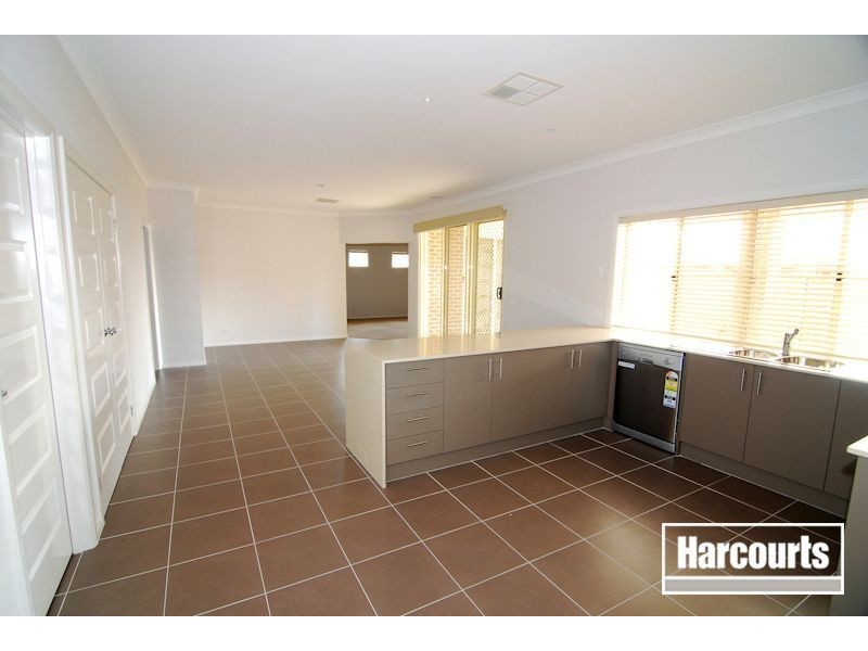 3 Gabitt Street, Cranbourne East VIC 3977