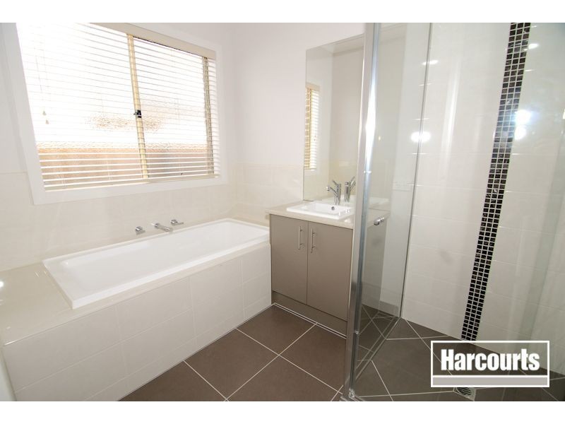 3 Gabitt Street, Cranbourne East VIC 3977