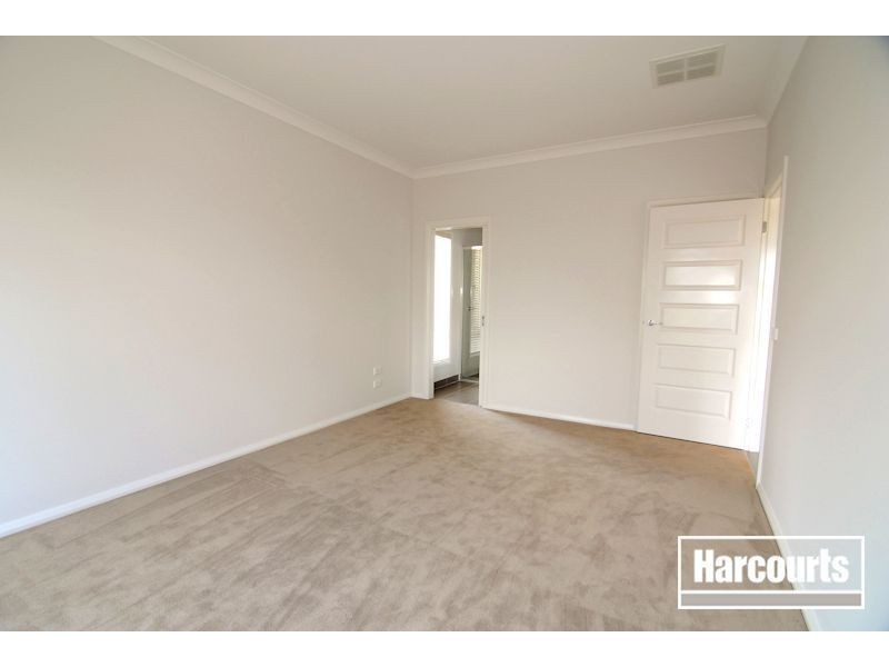 3 Gabitt Street, Cranbourne East VIC 3977