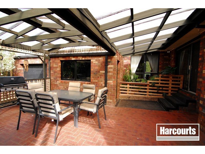25 Garnet Close, Narre Warren VIC 3805