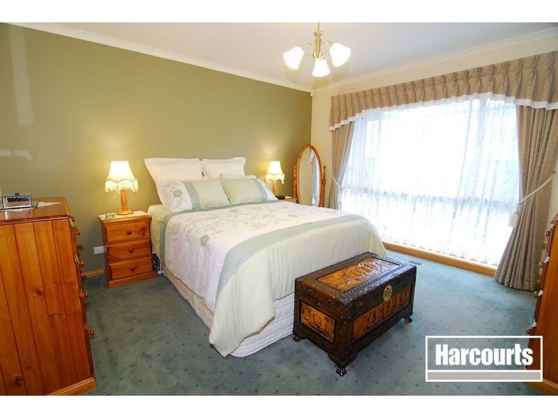 33 Gordonia Crescent, Narre Warren VIC 3805