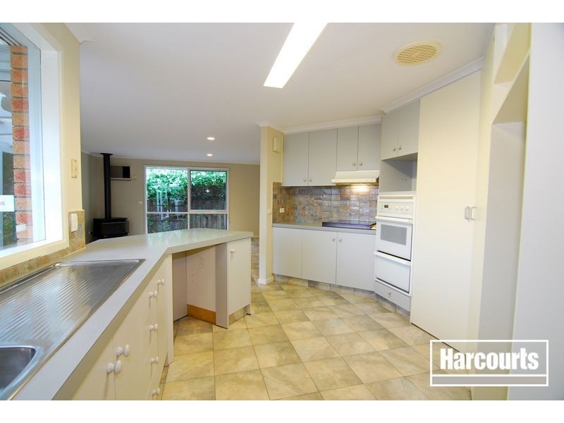 2 Radiata Rise, Narre Warren VIC 3805