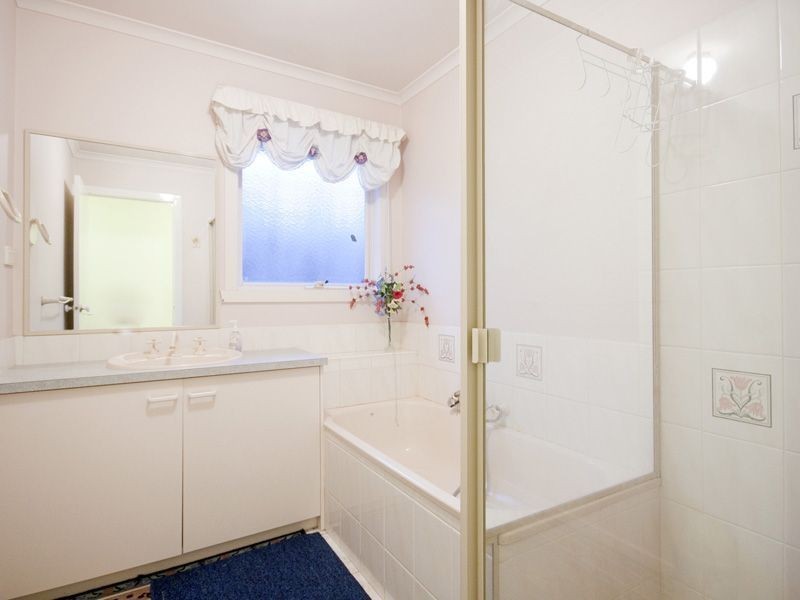 44 Tomasetti Crescent, Narre Warren VIC 3805