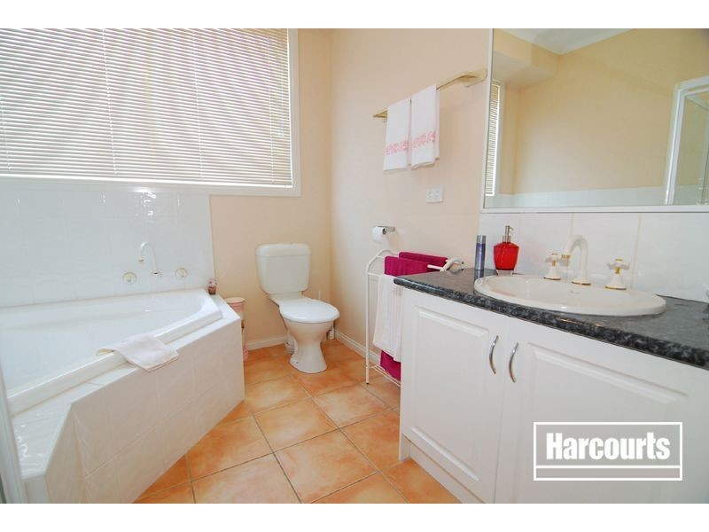38 Cromford Crescent, Narre Warren South VIC 3805
