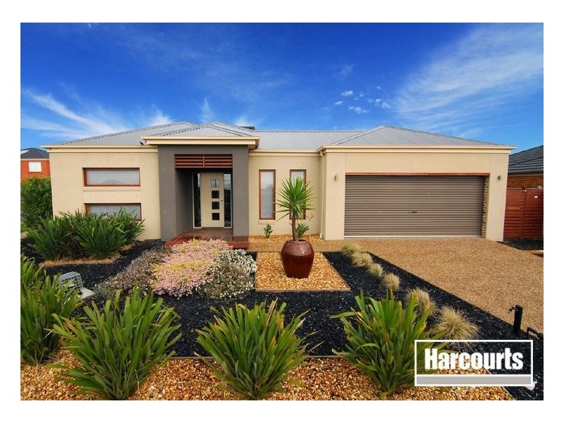 32 Honeyeater Way, Pakenham VIC 3810