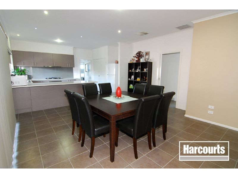 32 Honeyeater Way, Pakenham VIC 3810