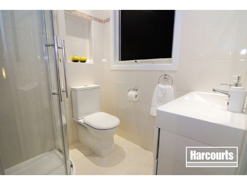 17 Ravensthorpe Crescent, Narre Warren VIC 3805
