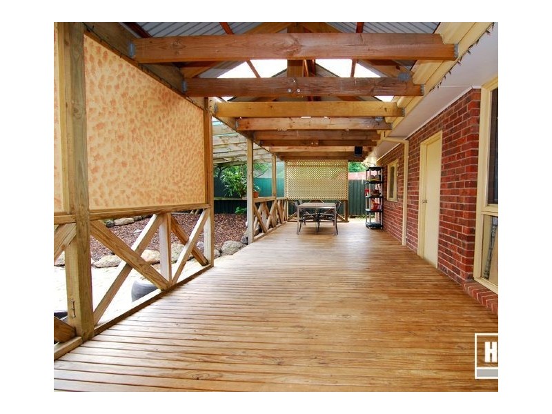 8 Facey Court, Narre Warren VIC 3805