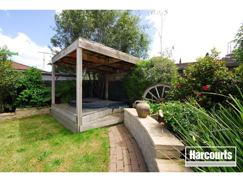 8 Facey Court, Narre Warren VIC 3805