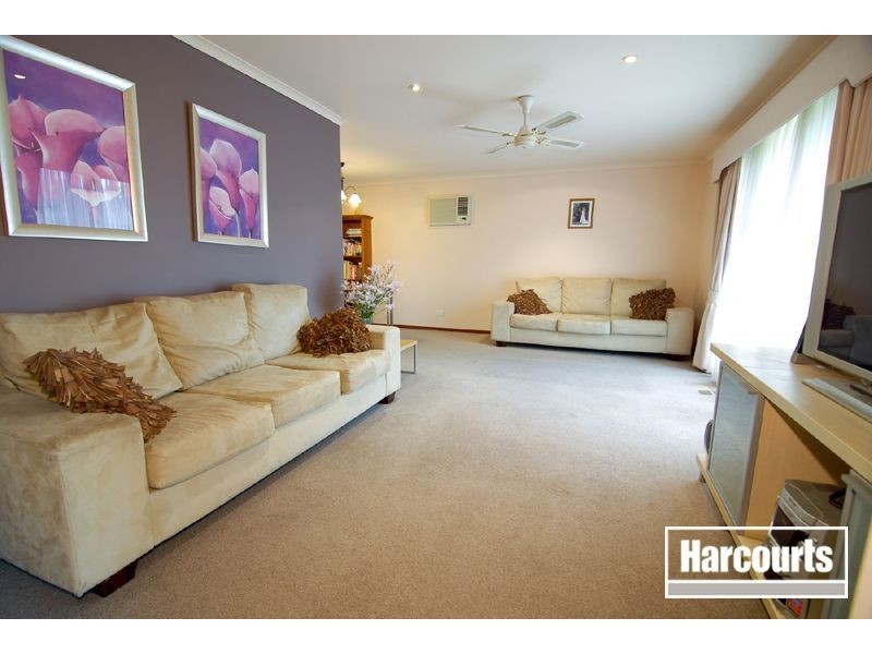 8 Facey Court, Narre Warren VIC 3805