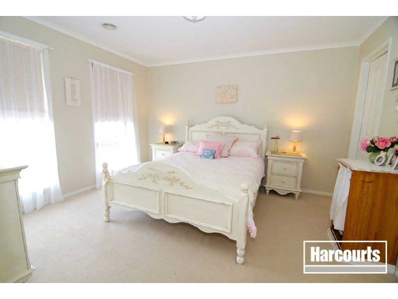 16 Hammerwood Green, Beaconsfield VIC 3807
