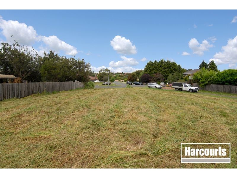 8 Peggie Court, Narre Warren VIC 3805