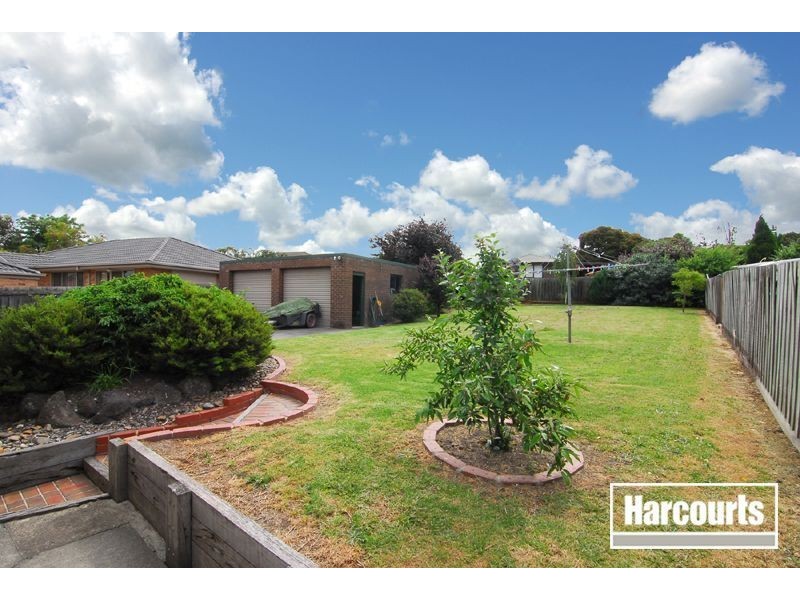 35 Fernwood Road, Narre Warren VIC 3805