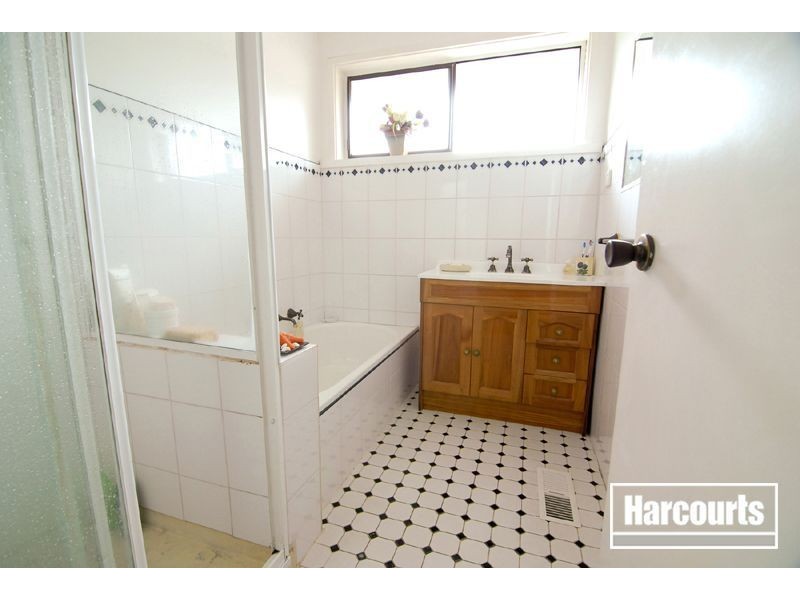 35 Fernwood Road, Narre Warren VIC 3805