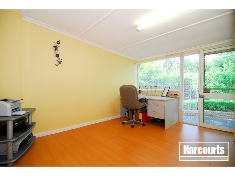 42 Meadowwood Walk, Narre Warren VIC 3805