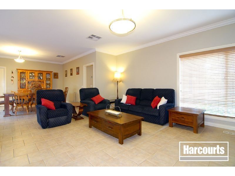14 Mornington Grove, Berwick VIC 3806