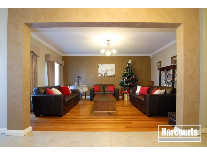 14 Mornington Grove, Berwick VIC 3806