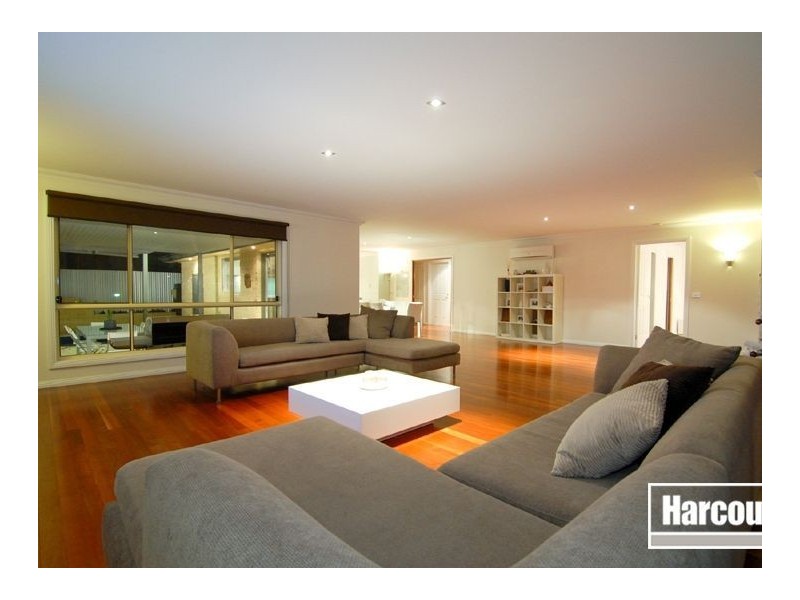 13 Portsea Place, Narre Warren VIC 3805