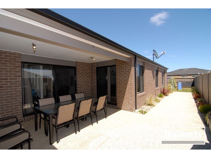 23 Lancashire Drive, Cranbourne North VIC 3977