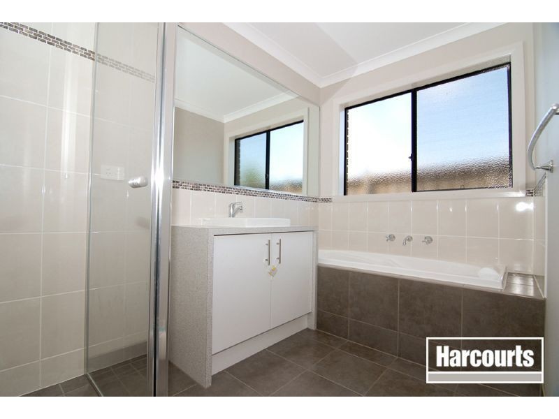 23 Lancashire Drive, Cranbourne North VIC 3977