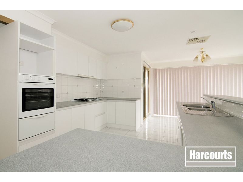 6 William Leonard Court, Narre Warren South VIC 3805