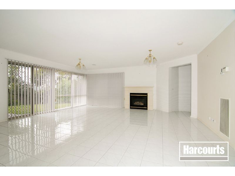 6 William Leonard Court, Narre Warren South VIC 3805