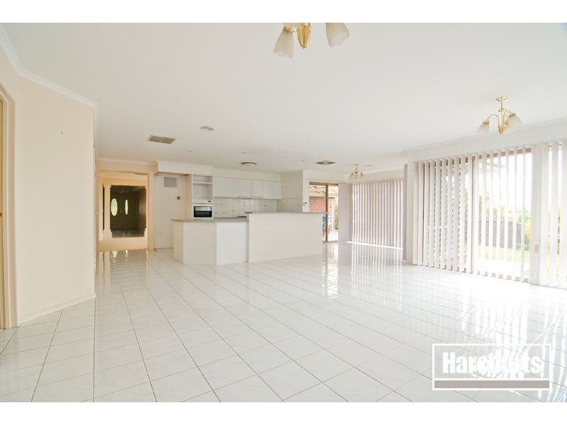 6 William Leonard Court, Narre Warren South VIC 3805