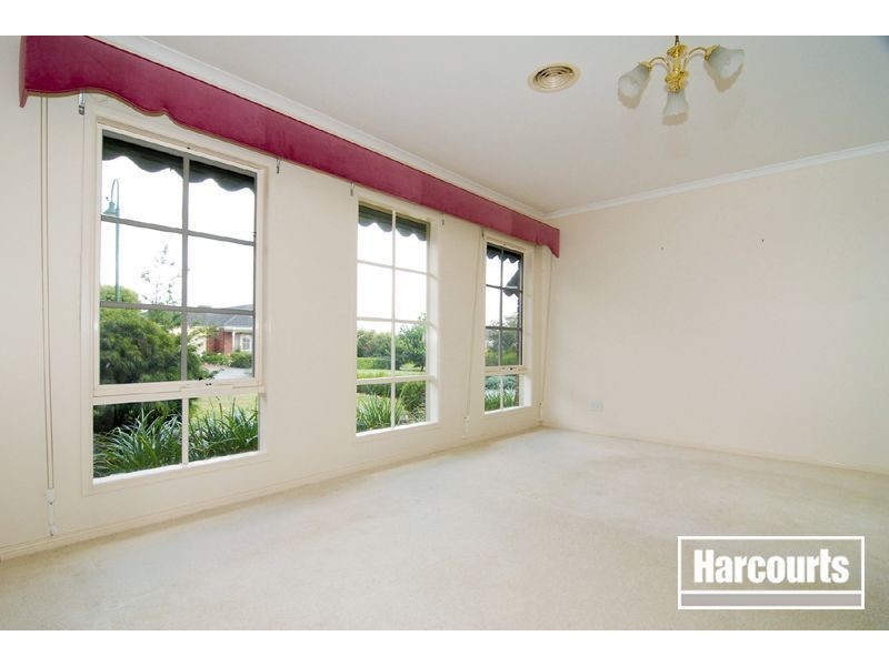 6 William Leonard Court, Narre Warren South VIC 3805