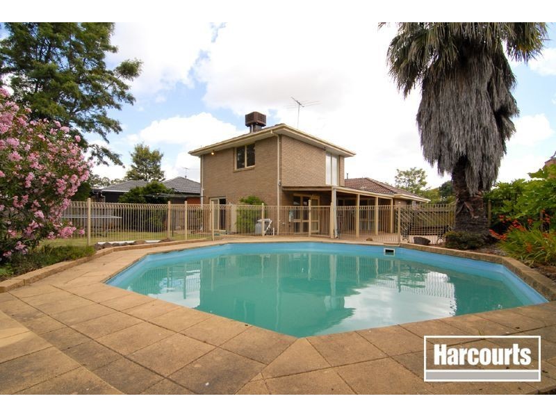 33 Greenacre Crescent, Narre Warren VIC 3805