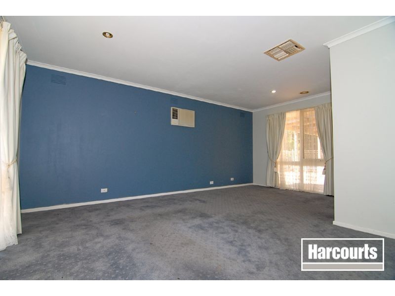 33 Greenacre Crescent, Narre Warren VIC 3805