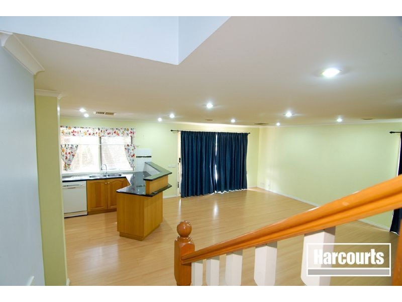 33 Greenacre Crescent, Narre Warren VIC 3805