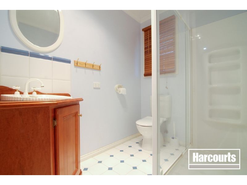 33 Greenacre Crescent, Narre Warren VIC 3805