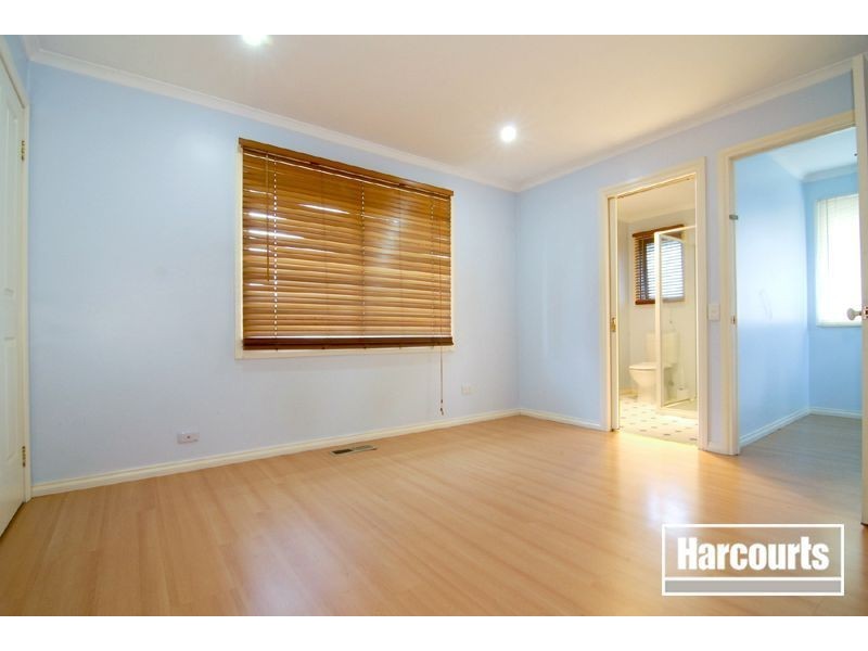 33 Greenacre Crescent, Narre Warren VIC 3805