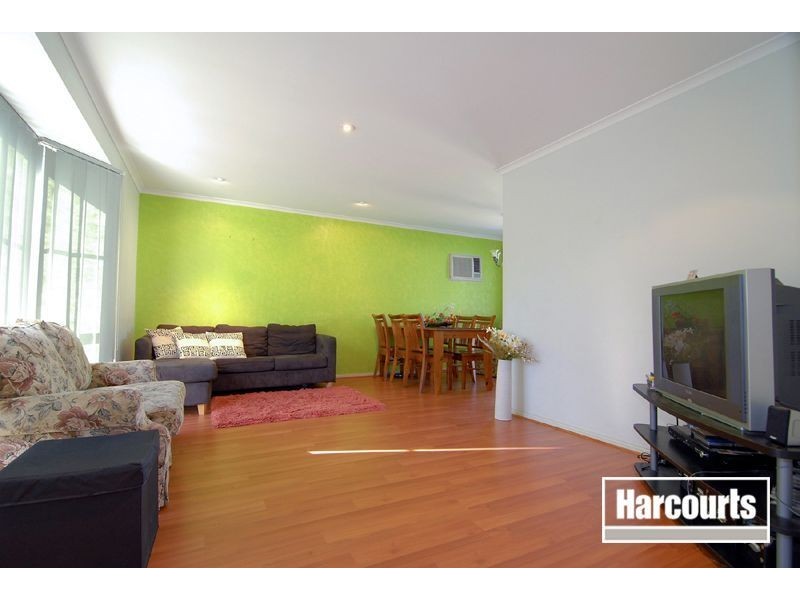 16 Branton Drive, Hampton Park VIC 3976