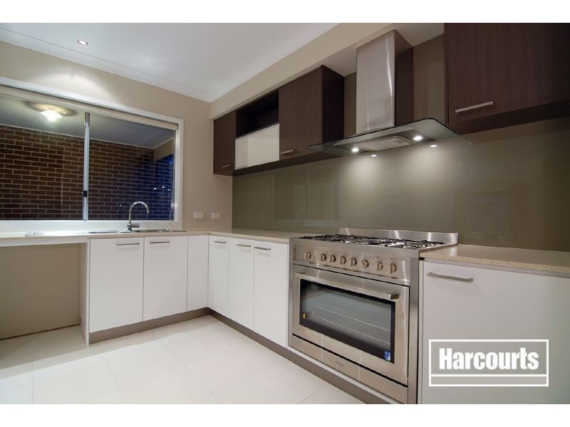 34 Salvia Avenue, Pakenham VIC 3810