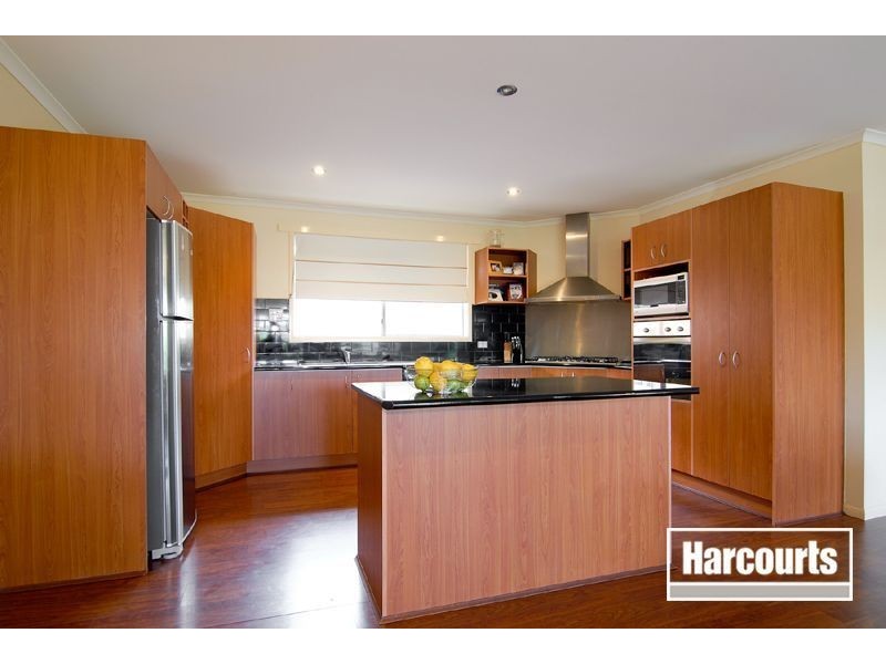 3 Staunton Walk, Cranbourne East VIC 3977