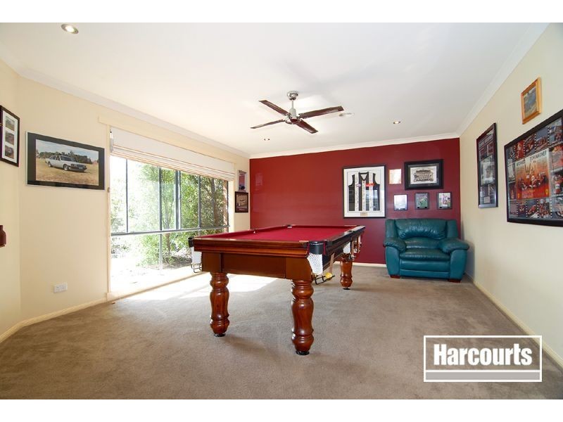3 Staunton Walk, Cranbourne East VIC 3977