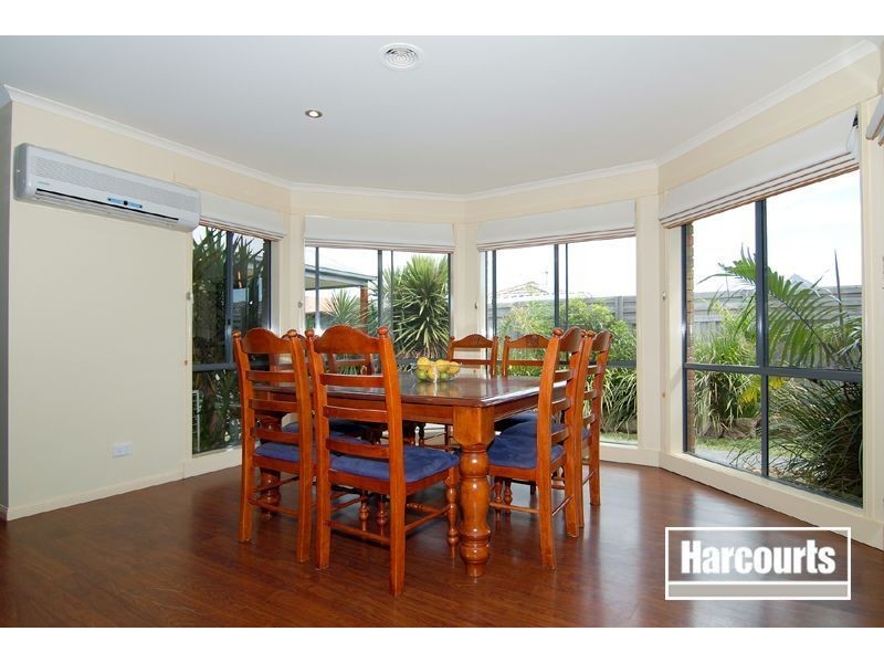 3 Staunton Walk, Cranbourne East VIC 3977