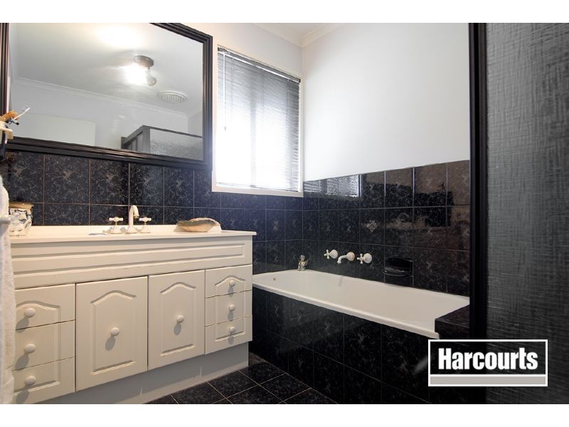 13 Denham Crescent, Cranbourne North VIC 3977