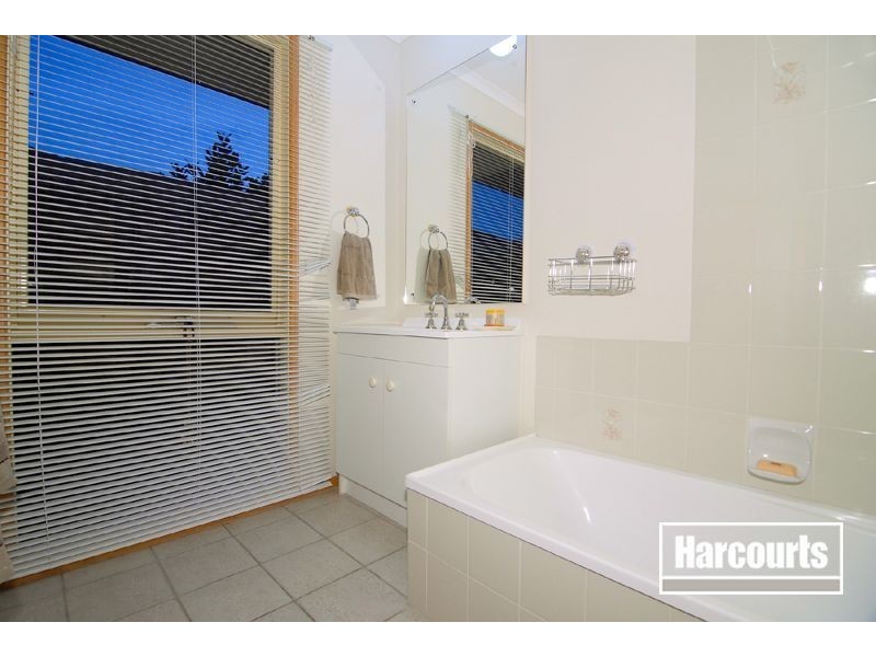 15 James Bathe Way, Narre Warren South VIC 3805
