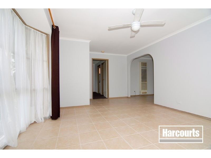 6 Nabilla Court, Pakenham VIC 3810