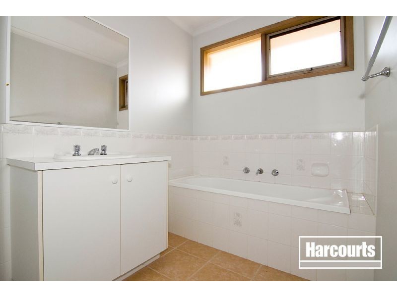 6 Nabilla Court, Pakenham VIC 3810