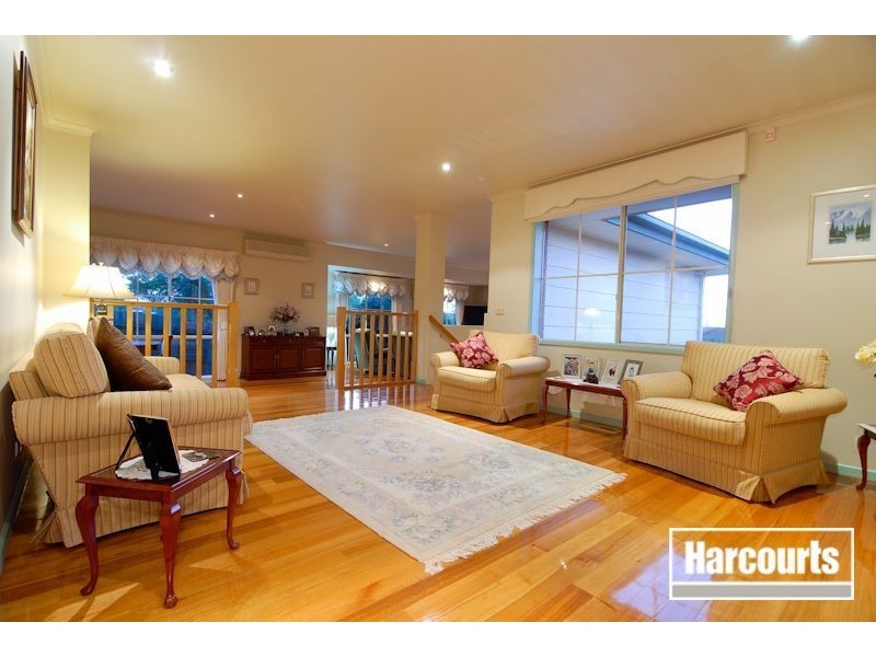 10 Scoble Place, Narre Warren VIC 3805