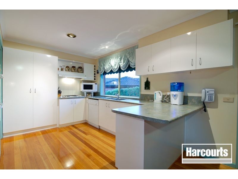 10 Scoble Place, Narre Warren VIC 3805