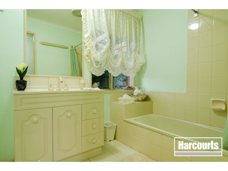 10 Scoble Place, Narre Warren VIC 3805