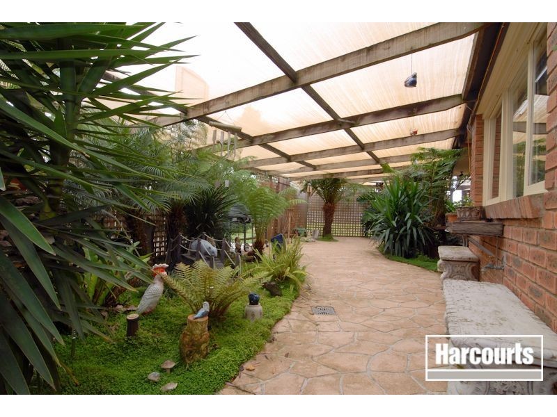 4 Tingle Close, Narre Warren VIC 3805