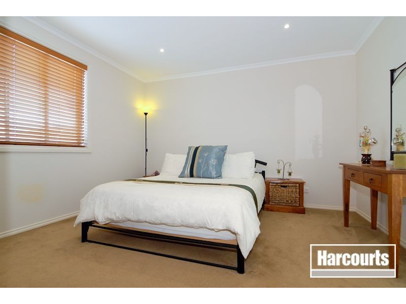 32 Amhurst Drive, Narre Warren South VIC 3805
