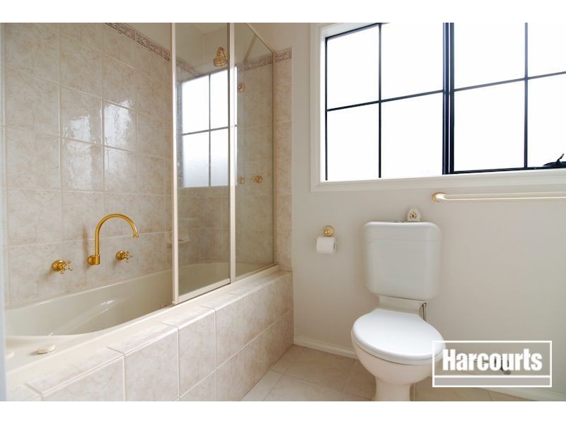 4/40-44 Warrawong Drive, Berwick VIC 3806